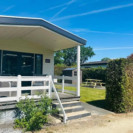 Cozy With Veranda And Garden In The Veluwe Ferienhaus